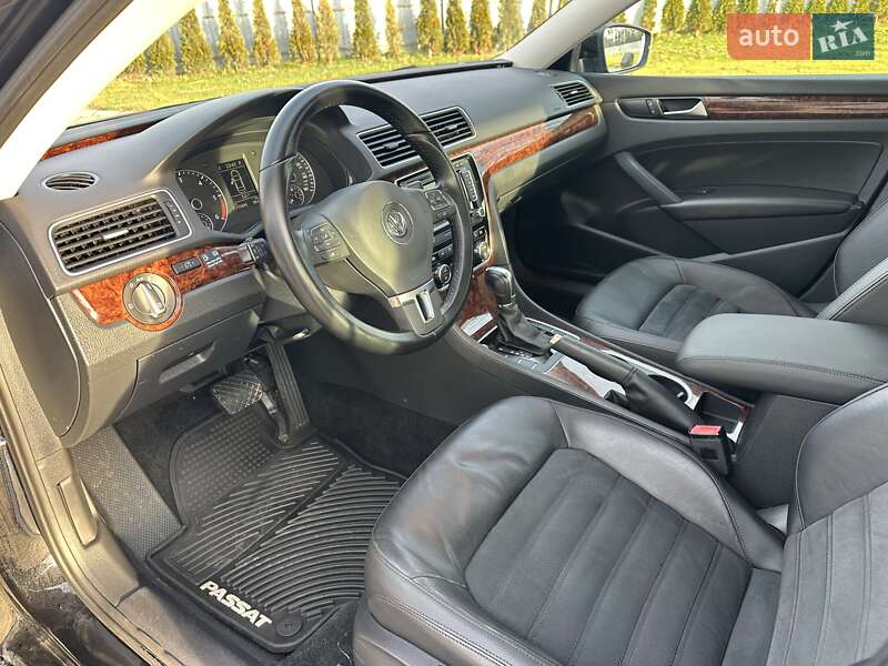 Седан Volkswagen Passat 2012 в Луцке