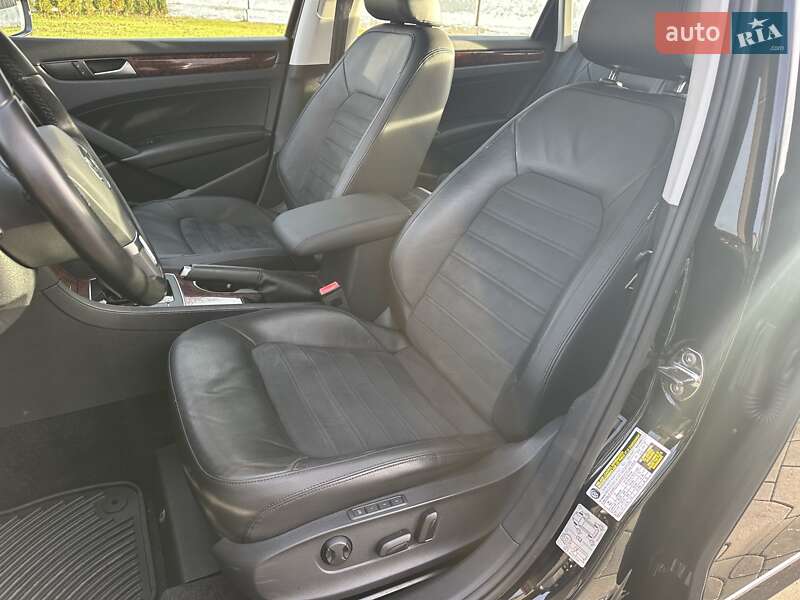 Седан Volkswagen Passat 2012 в Луцке