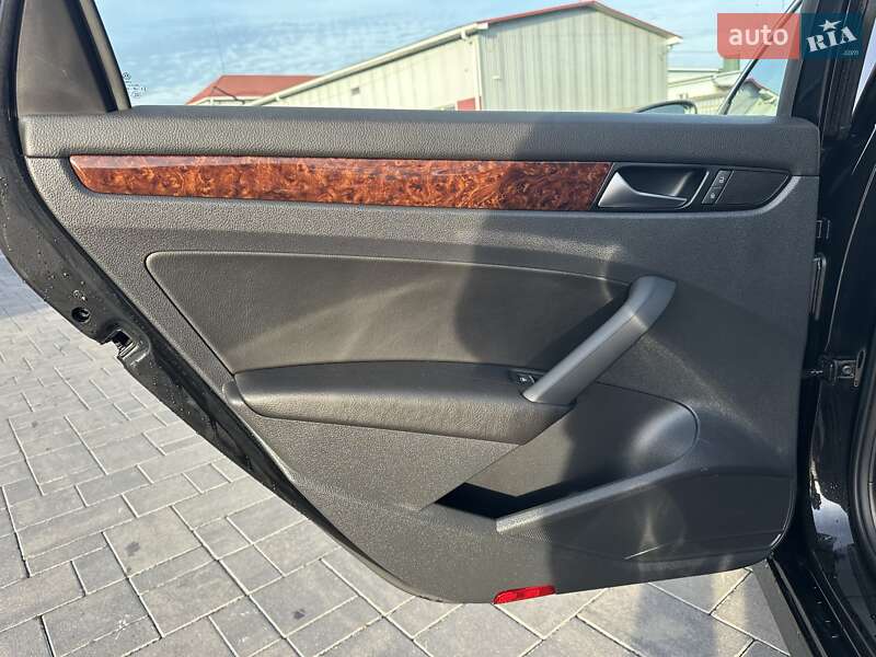 Седан Volkswagen Passat 2012 в Луцке