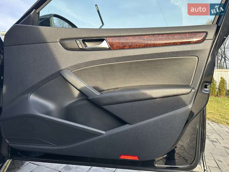 Седан Volkswagen Passat 2012 в Луцке