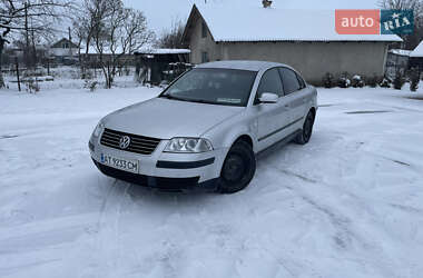 Седан Volkswagen Passat 2002 в Городенке