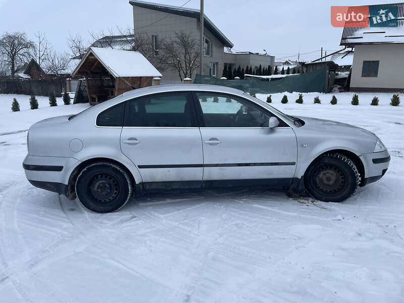 Седан Volkswagen Passat 2002 в Городенці