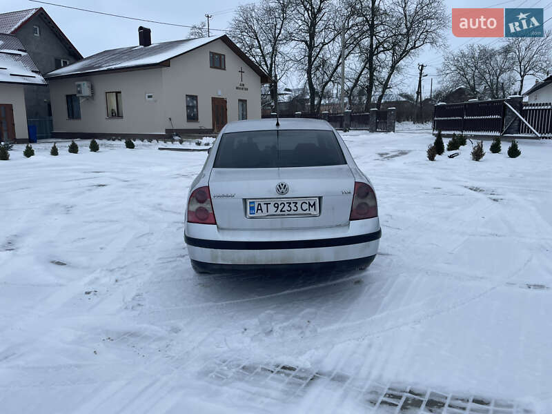 Седан Volkswagen Passat 2002 в Городенці