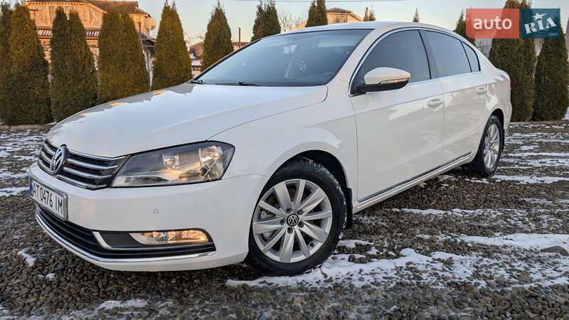 Седан Volkswagen Passat 2013 в Ивано-Франковске