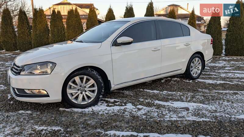 Седан Volkswagen Passat 2013 в Ивано-Франковске