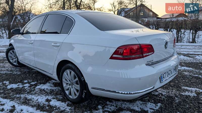 Седан Volkswagen Passat 2013 в Ивано-Франковске