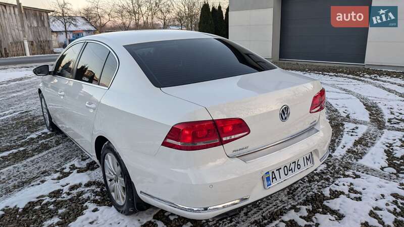 Седан Volkswagen Passat 2013 в Ивано-Франковске