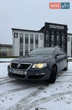 Універсал Volkswagen Passat 2009 в Луцьку