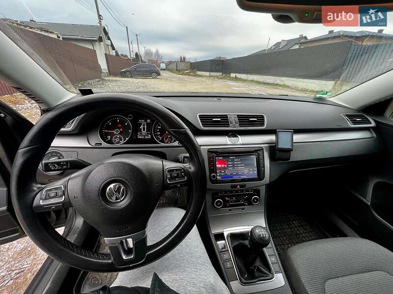 Універсал Volkswagen Passat 2011 в Львові