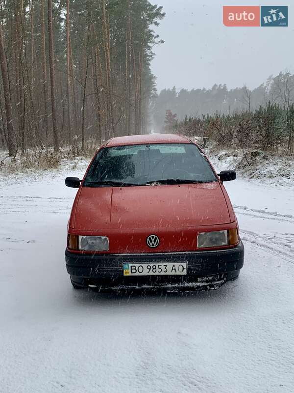 Седан Volkswagen Passat 1991 в Кременце