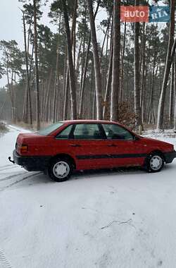 Седан Volkswagen Passat 1991 в Кременце