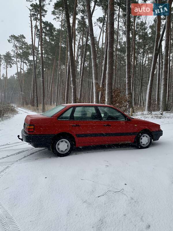 Седан Volkswagen Passat 1991 в Кременце