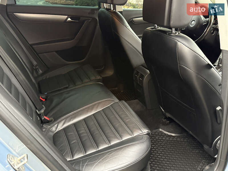 Универсал Volkswagen Passat 2012 в Дрогобыче