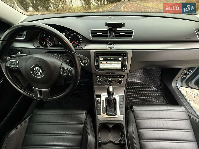 Универсал Volkswagen Passat 2012 в Дрогобыче