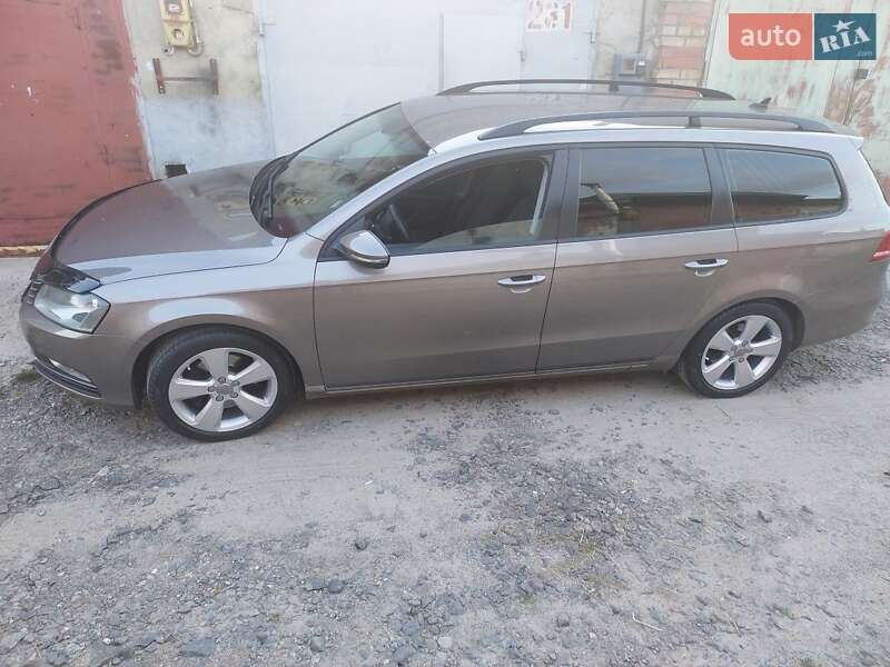 Универсал Volkswagen Passat 2011 в Хмельницком