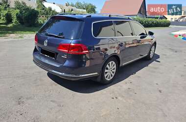 Універсал Volkswagen Passat 2012 в Тростянці
