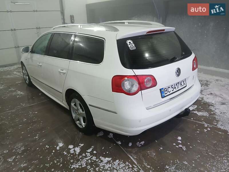 Універсал Volkswagen Passat 2010 в Львові