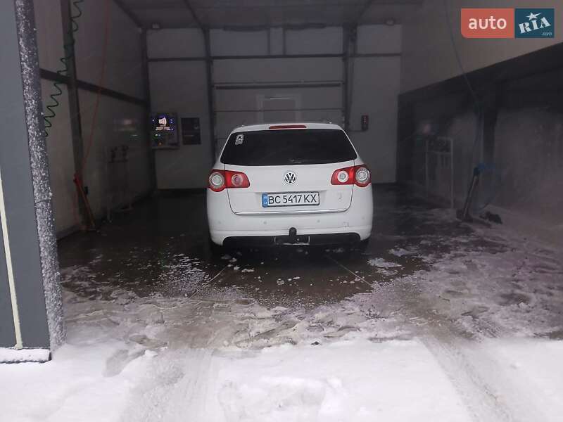 Універсал Volkswagen Passat 2010 в Львові