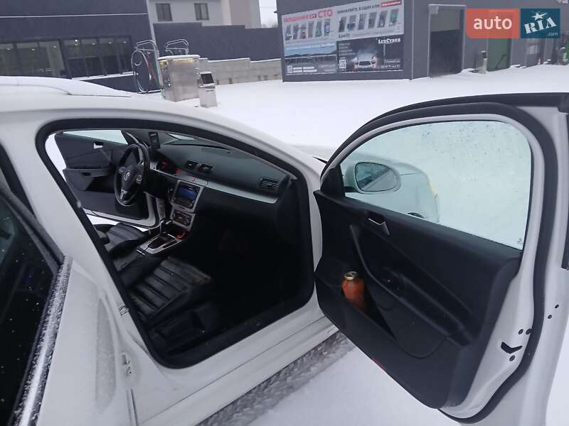 Універсал Volkswagen Passat 2010 в Львові