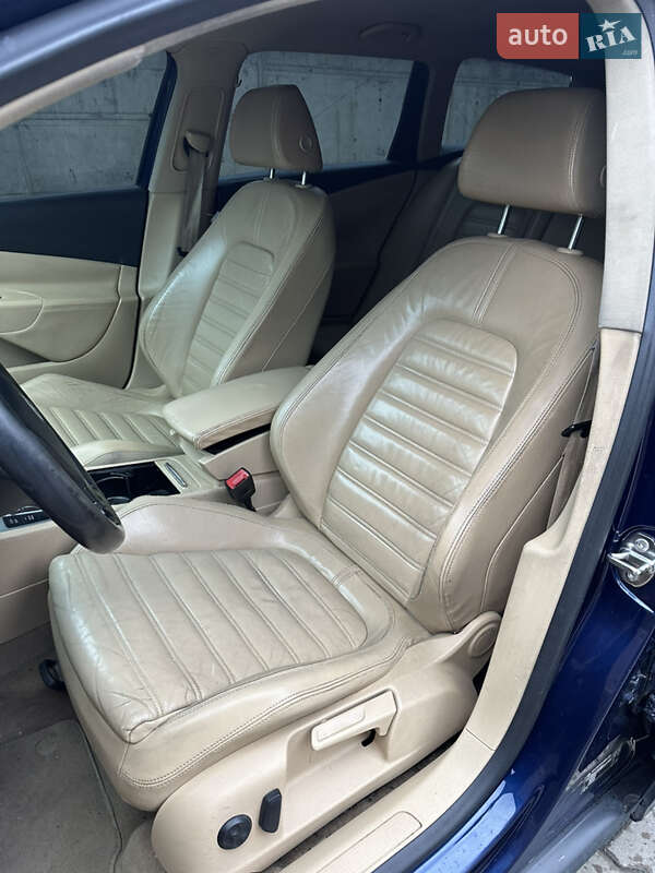 Універсал Volkswagen Passat 2008 в Ужгороді