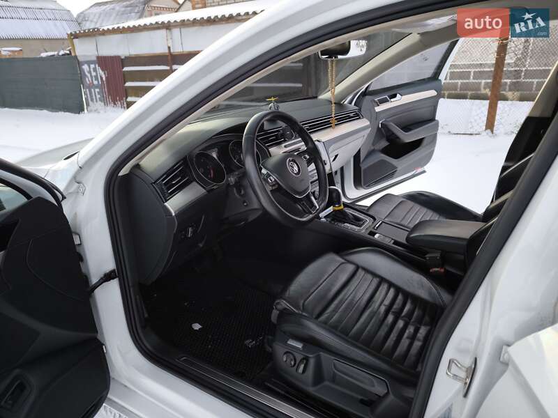 Універсал Volkswagen Passat 2015 в Козятині