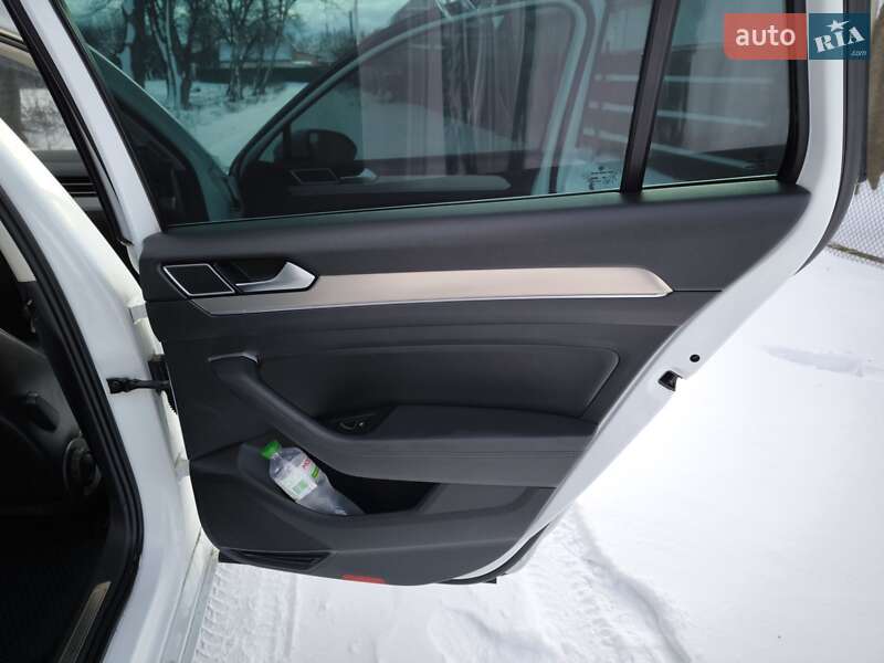 Універсал Volkswagen Passat 2015 в Козятині