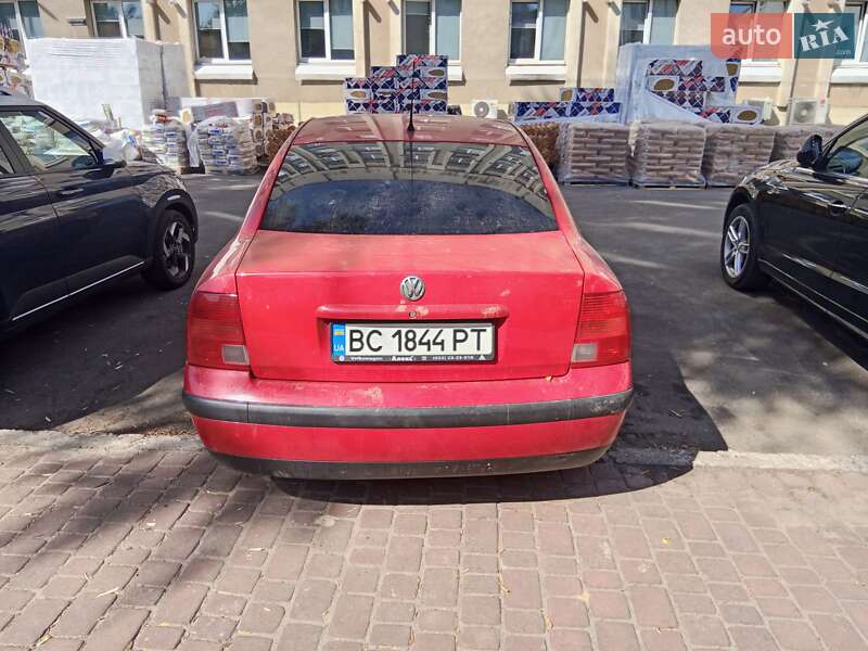 Седан Volkswagen Passat 1998 в Львове