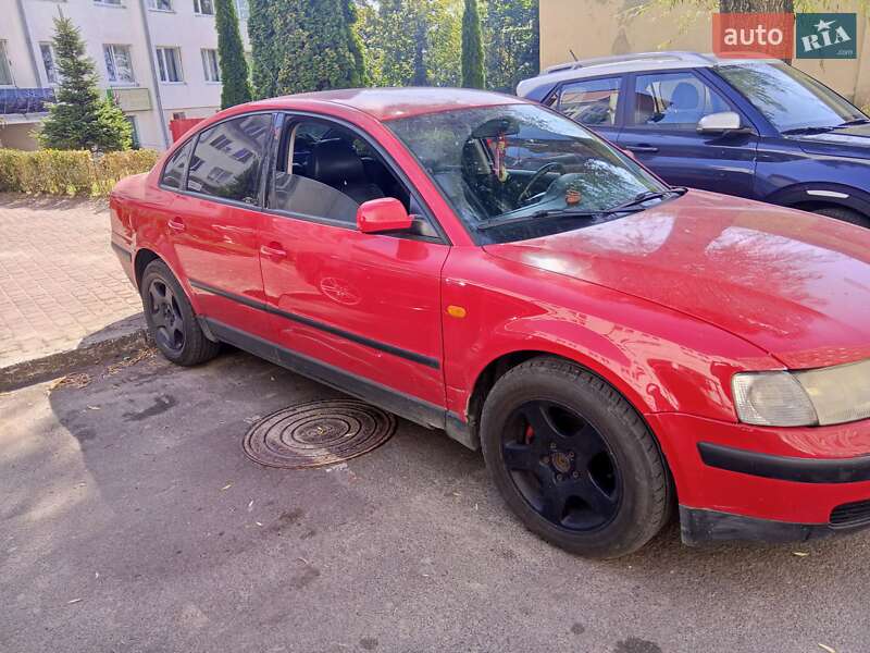 Седан Volkswagen Passat 1998 в Львове