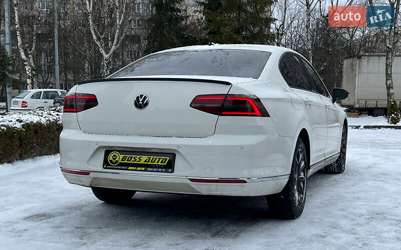 Седан Volkswagen Passat 2016 в Львові