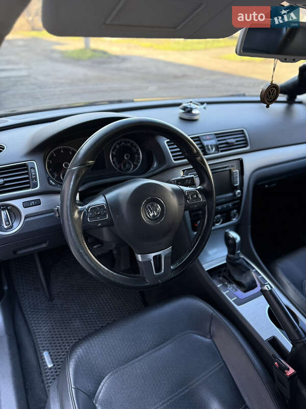 Седан Volkswagen Passat 2014 в Кривом Роге