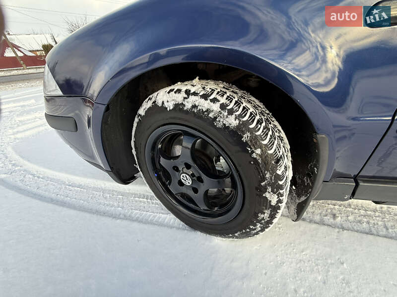 Седан Volkswagen Passat 2001 в Калиновке фото 8 Седан Volkswagen Passat 2001 в Калиновке