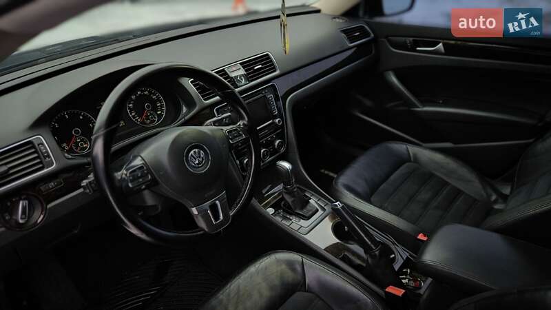 Седан Volkswagen Passat 2015 в Киеве фото 14 Седан Volkswagen Passat 2015 в Киеве