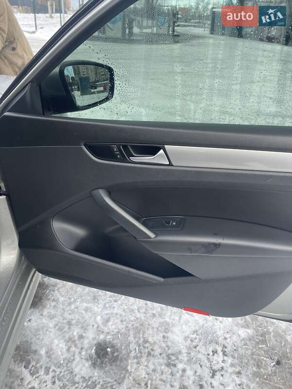 Седан Volkswagen Passat 2014 в Киеве