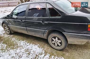 Седан Volkswagen Passat 1993 в Дубровиці
