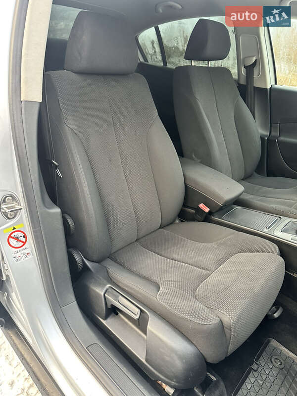 Седан Volkswagen Passat 2006 в Волочиську