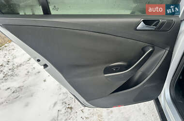Седан Volkswagen Passat 2006 в Волочиске