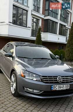 Седан Volkswagen Passat 2015 в Львове