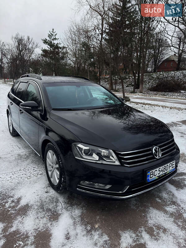 Універсал Volkswagen Passat 2013 в Дрогобичі