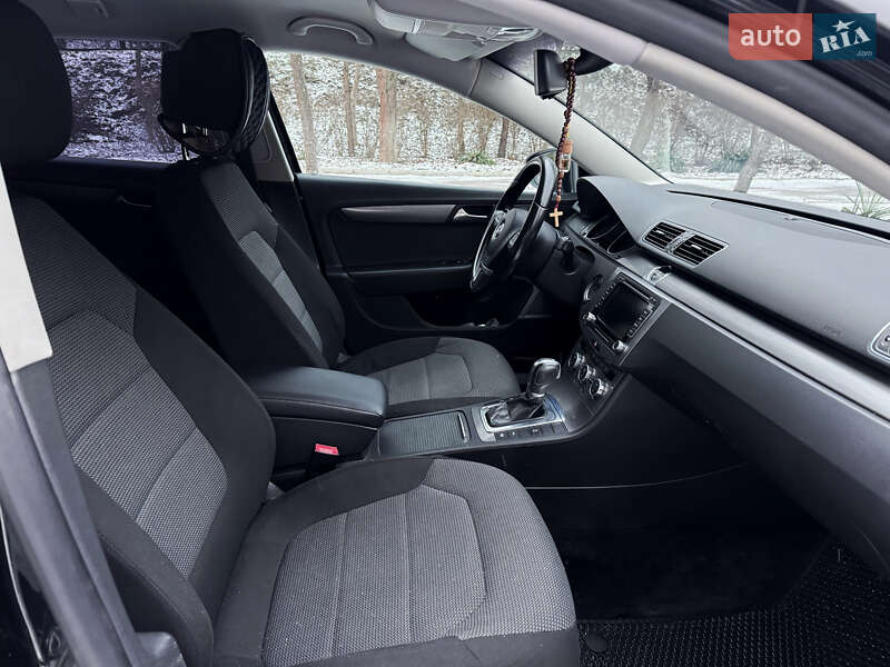 Універсал Volkswagen Passat 2013 в Дрогобичі