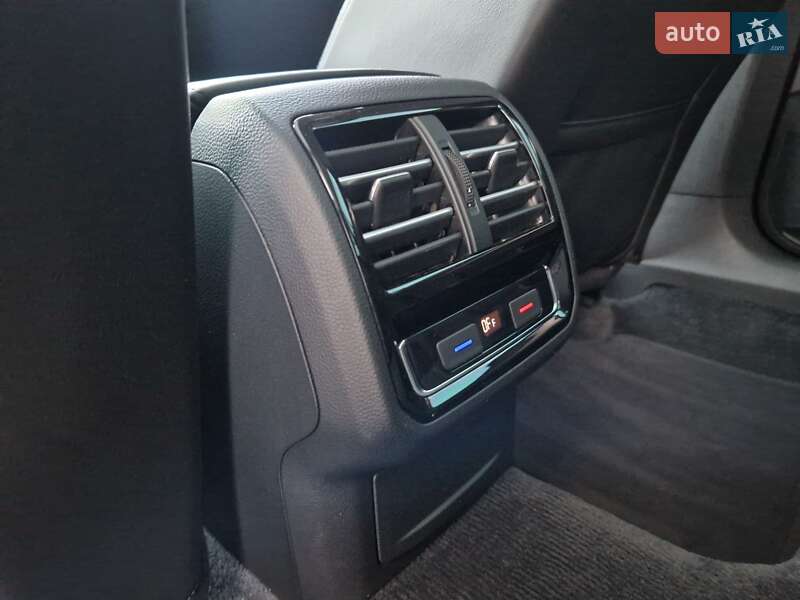 Універсал Volkswagen Passat 2016 в Києві фото 33 Універсал Volkswagen Passat 2016 в Києві