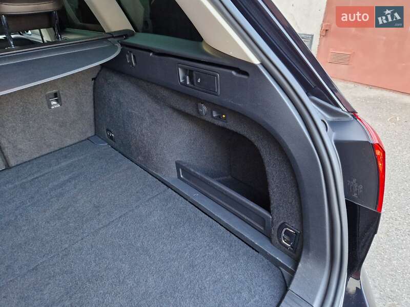 Універсал Volkswagen Passat 2016 в Києві фото 58 Універсал Volkswagen Passat 2016 в Києві