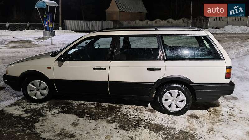 Універсал Volkswagen Passat 1993 в Лисянці