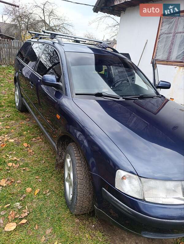 Універсал Volkswagen Passat 1997 в Новояворівську