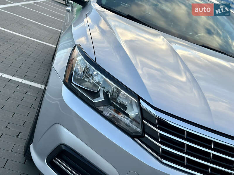 Седан Volkswagen Passat 2018 в Одессе