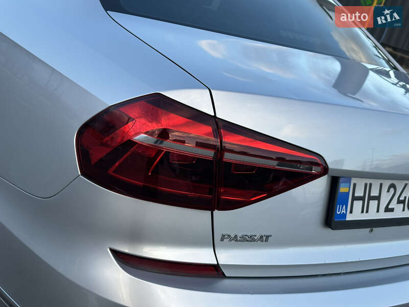 Седан Volkswagen Passat 2018 в Одессе