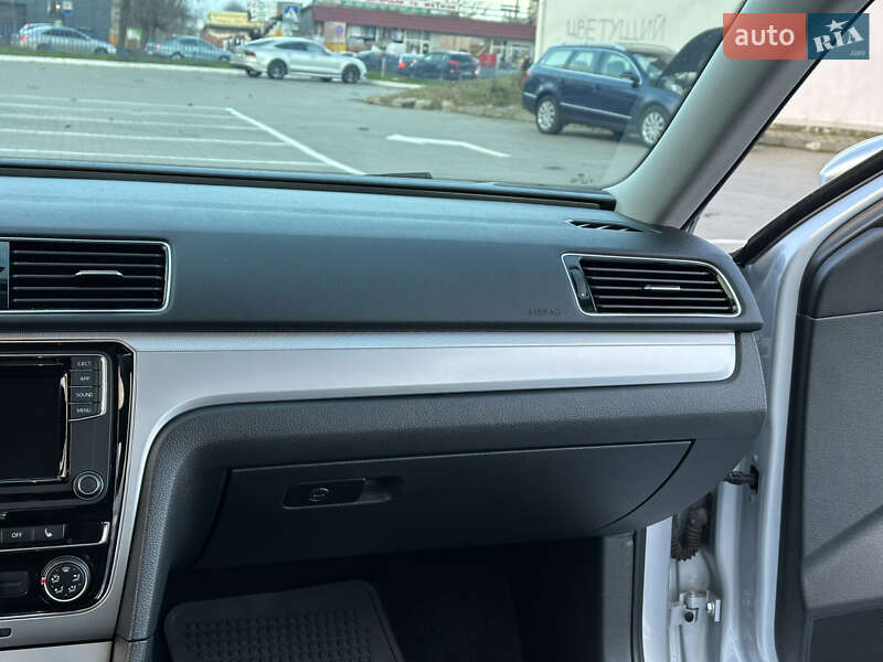 Седан Volkswagen Passat 2018 в Одессе