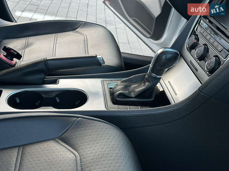 Седан Volkswagen Passat 2018 в Одессе