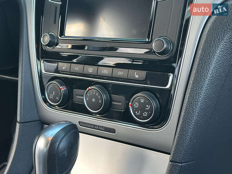 Седан Volkswagen Passat 2018 в Одессе