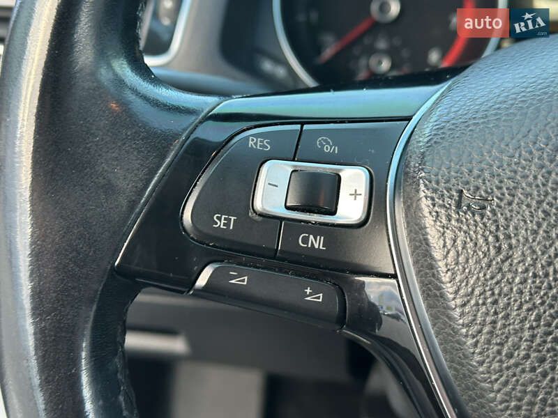 Седан Volkswagen Passat 2018 в Одессе