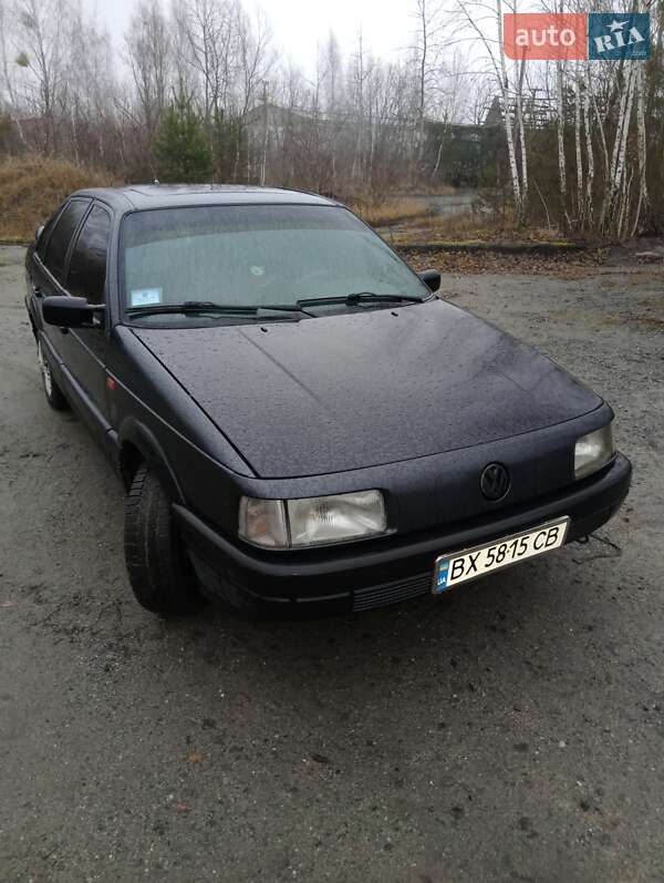 Седан Volkswagen Passat 1991 в Шепетовке